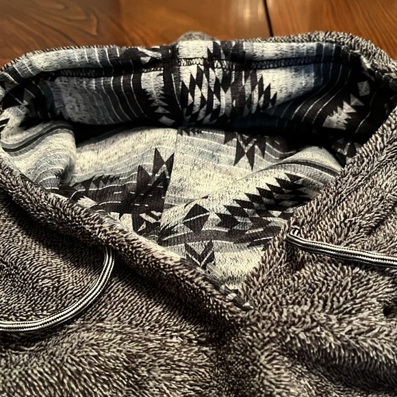 DEPART WEST HOODIE. SIZE SMALL - Picture 6 of 8